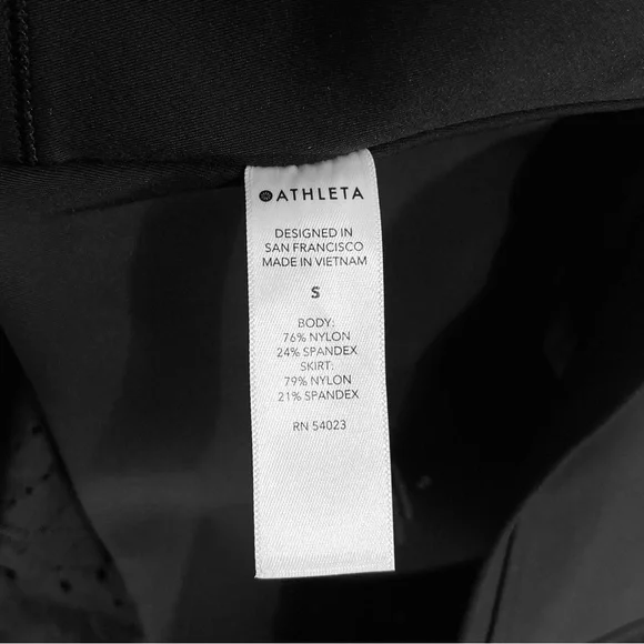 ATHLETA A Game 2 in 1 Crop Tight size Small in Black - Picture 12 of 12